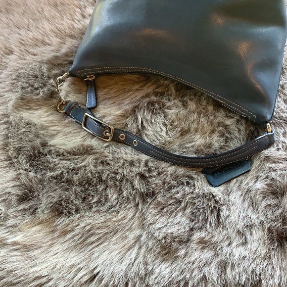 Coach - Picture 6 of 9